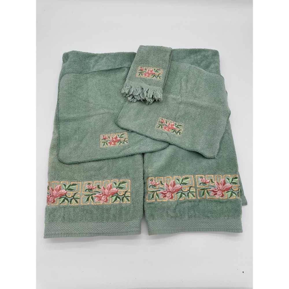 Avanti Towel Set Bathroom Floral Embroidered Sage Green 5 Piece vintage